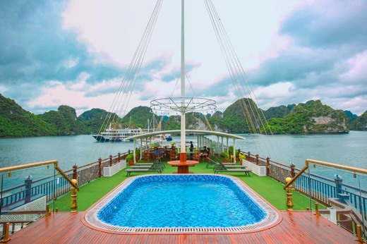 Halong Cruise facilities