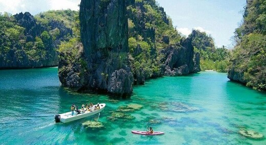 Scuba diving in Lan Ha Bay