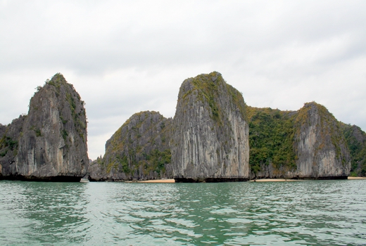 Ba Trai Dao islet in Halong bay