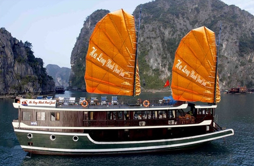 Halong Black Pearl cruise