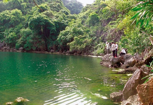 Cong Do island in Halong bay