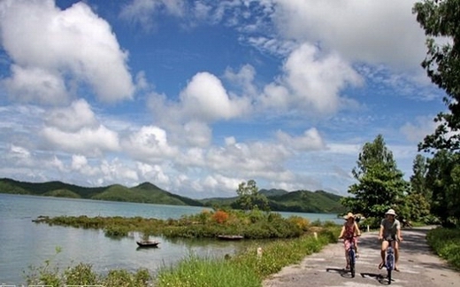 Ngoc Vung island in Halong bay