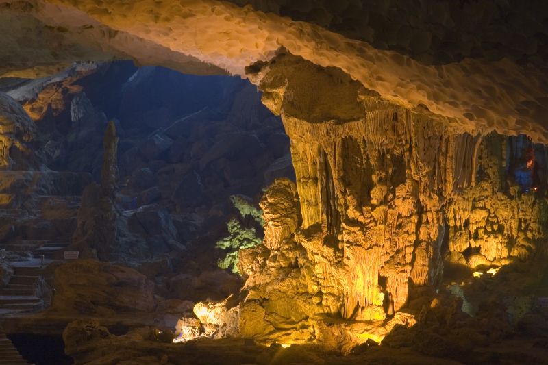 Sung Sot cave in Halong bay