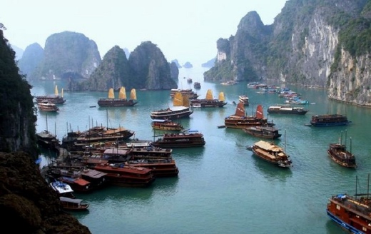 Halong cruise ships